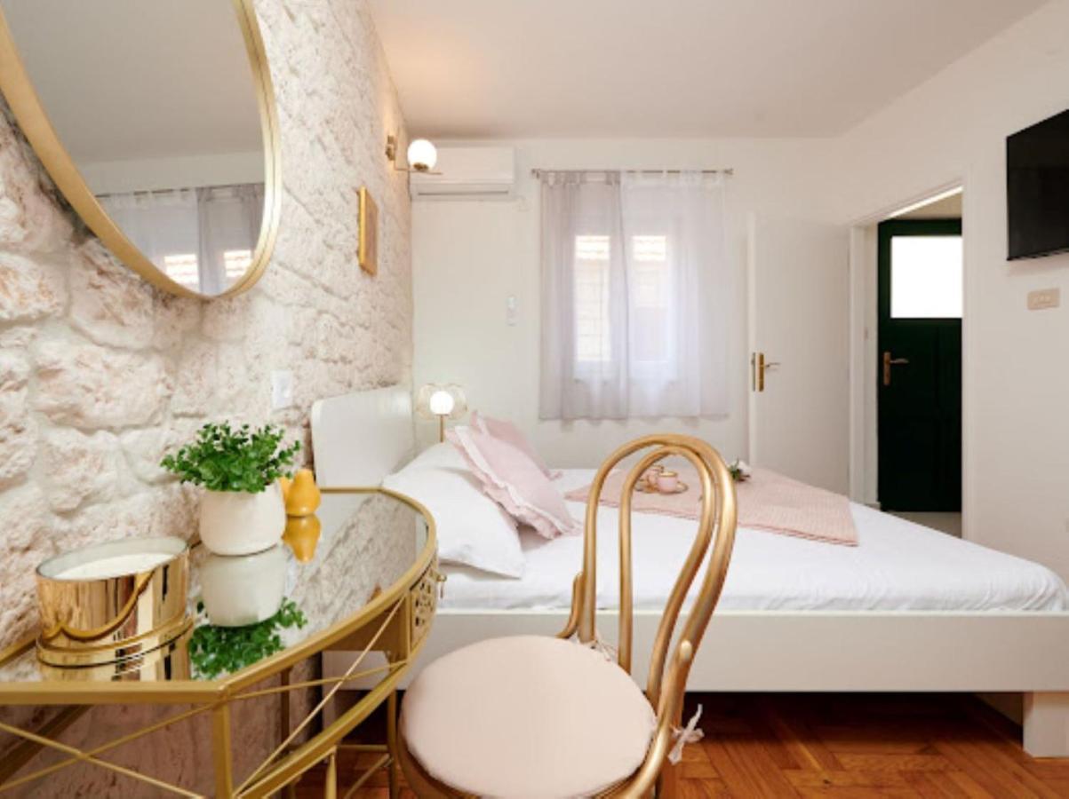 Guesthouse Ana Trogir Old Town المظهر الخارجي الصورة